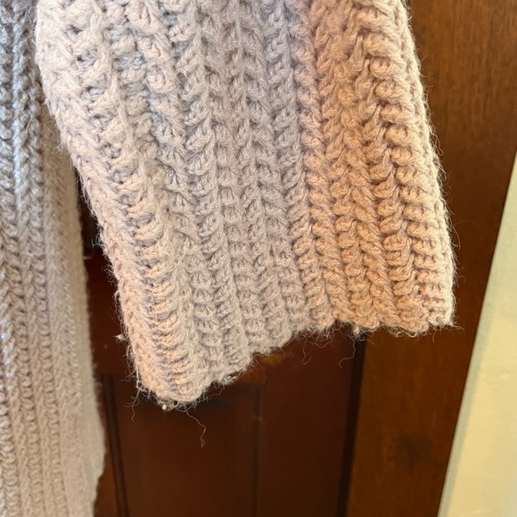 Mildly heavyweight mock turtleneck Mauve in color - Picture 5 of 6